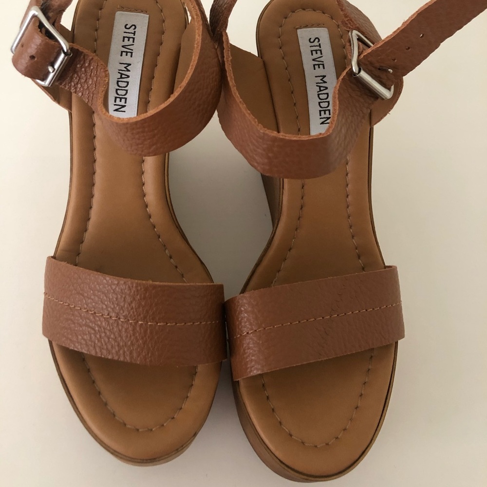 STEVE MADDEN brown sandal